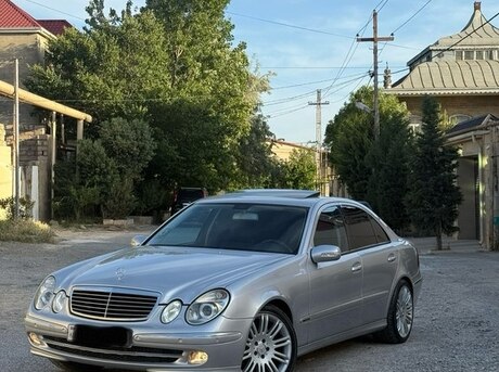 Mercedes E 240 2004