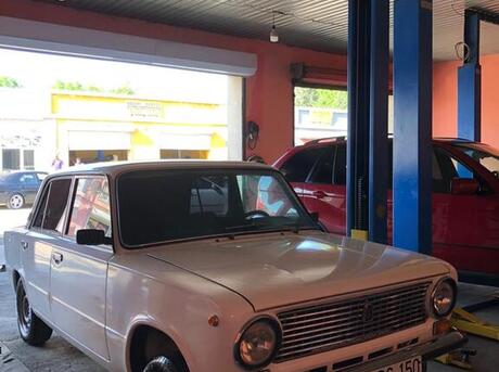 LADA (VAZ) 21011 1983