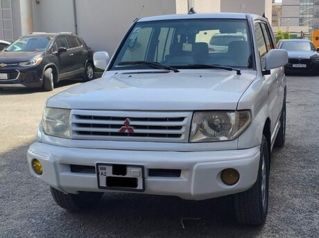 Mitsubishi Pajero io 1999