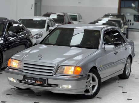 Mercedes C 240
