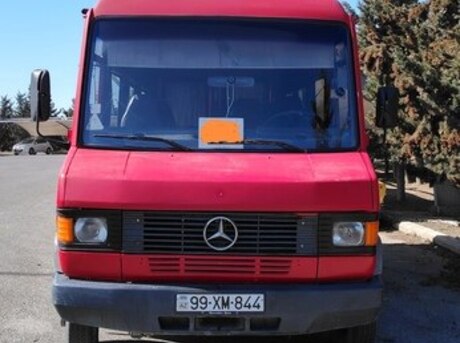 Mercedes 508 1990