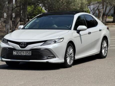 Toyota Camry 2019