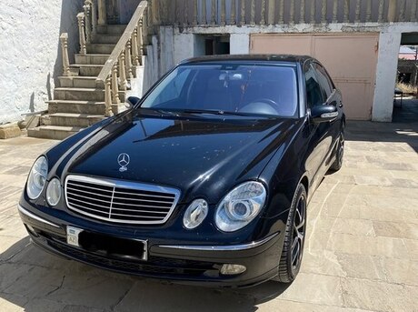 Mercedes E 240 2003