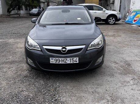 Opel Astra 2011