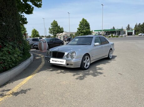 Mercedes E 240 2001