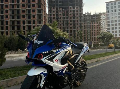 Bajaj Pulsar RS 200 2019