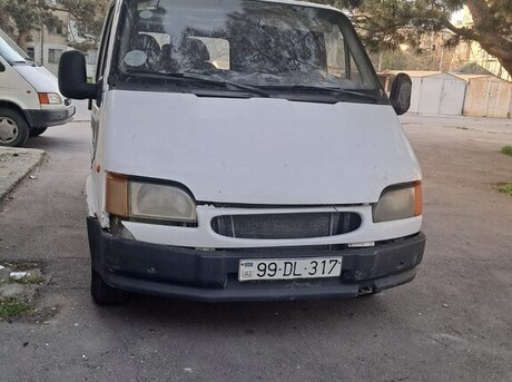 Ford Transit 2000