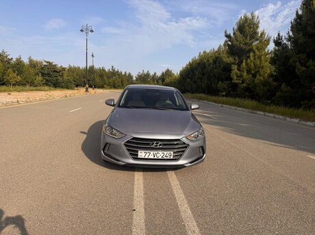 Hyundai Elantra 2016