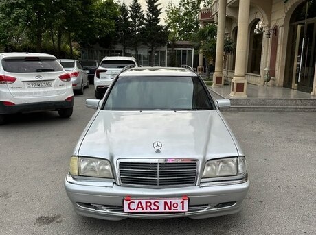Mercedes C 180