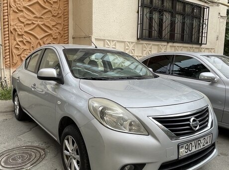 Nissan Sunny 2012