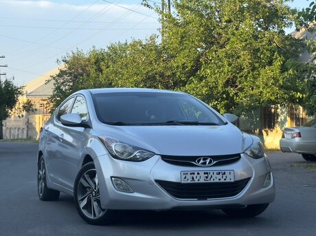 Hyundai Elantra 2012