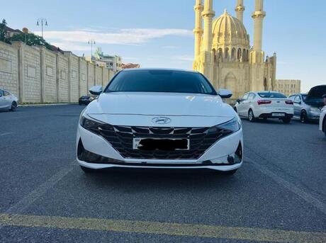 Hyundai Elantra 2023