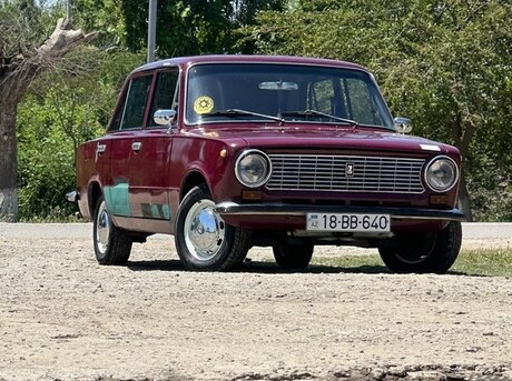 LADA (VAZ) 21013 1985