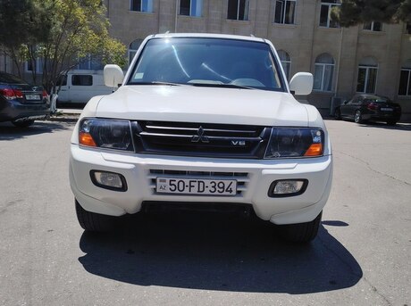 Mitsubishi Pajero 2002
