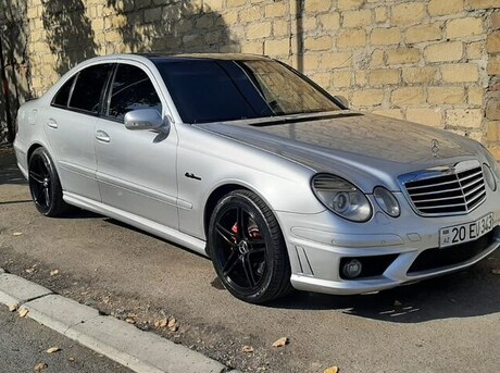Mercedes E 240 2003