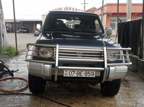 Mitsubishi Pajero 1992