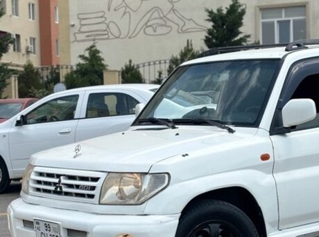 Mitsubishi Pajero io 1999