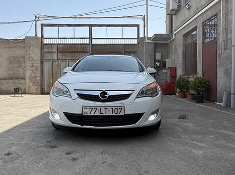 Opel Astra 2013