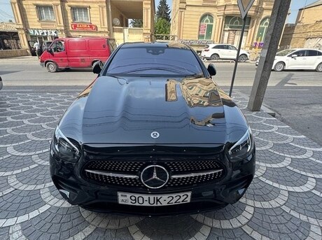 Mercedes E 300 e