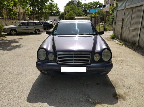Mercedes E 240 1999