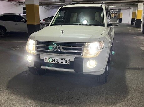 Mitsubishi Pajero 2010