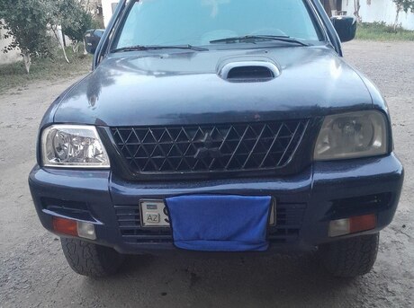 Mitsubishi L200 2003