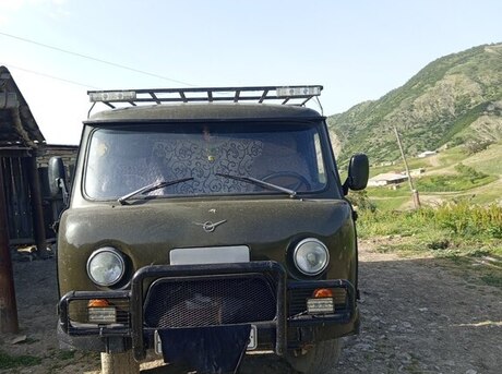 UAZ 452