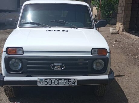 LADA (VAZ) Niva 2011