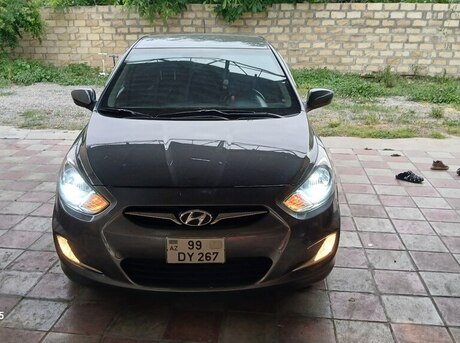 Hyundai Accent 2011