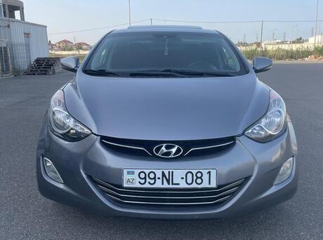 Hyundai Elantra 2012