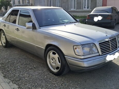 Mercedes E 220