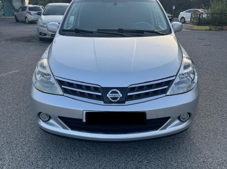 Nissan Tiida 2011