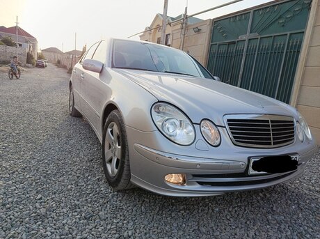 Mercedes E 200 2003