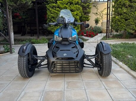 Can-Am Spyder ST