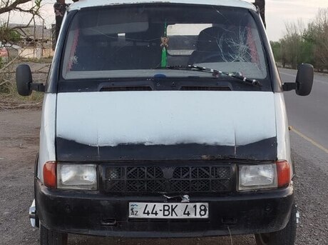 GAZ 24 2001
