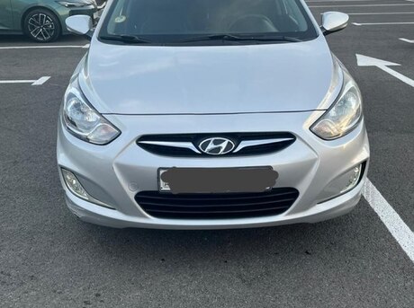 Hyundai Accent 2012