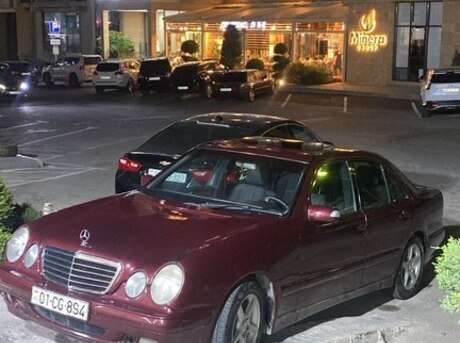 Mercedes E 240 2000