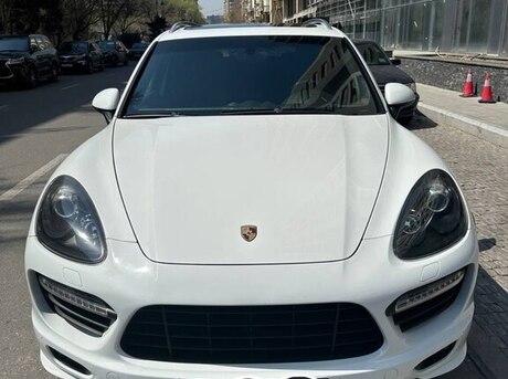 Porsche Cayenne GTS 2013