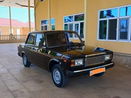 LADA (VAZ) 2107 2010