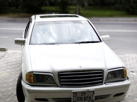 Mercedes C 200