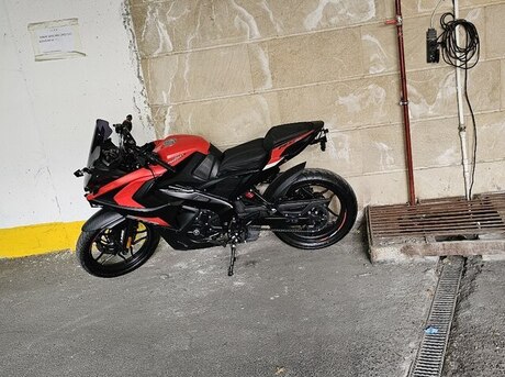 Bajaj Pulsar RS 200