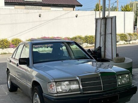 Mercedes 190 1990
