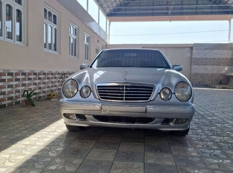 Mercedes E 240 2000
