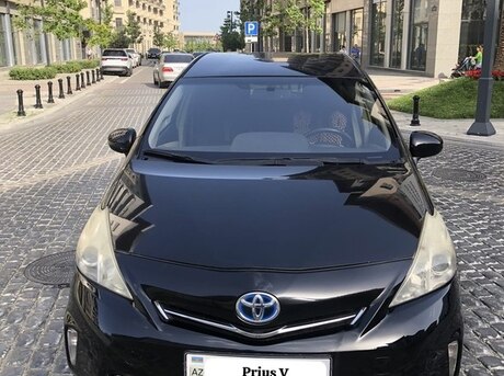 Toyota Prius V 2012