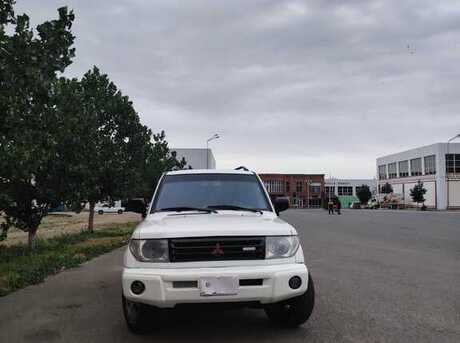 Mitsubishi Pajero io 1999