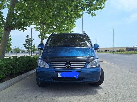 Mercedes Viano 2004