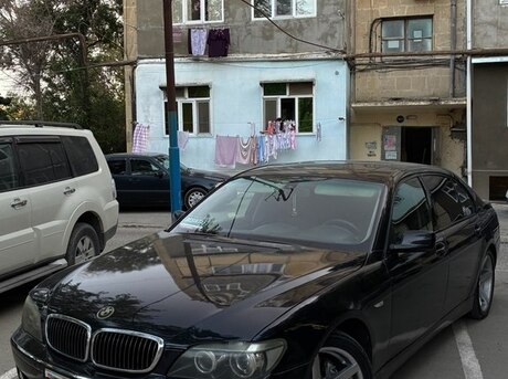 BMW 745