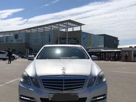Mercedes E 200
