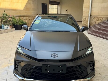Toyota Camry 2025