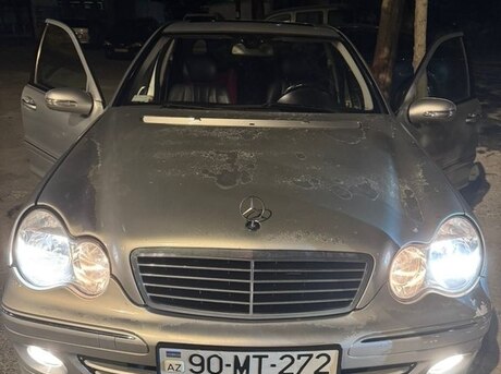 Mercedes  2005